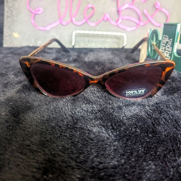 wild fable Accessories Nwt Wild Fable Brown Gold Pattern Sunglasses